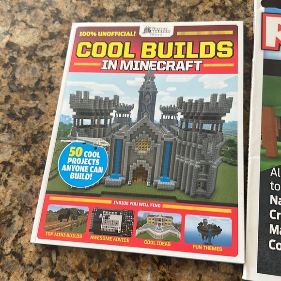 Roblox and Minecraft book bundle grab bag lot - Picture 3 of 8